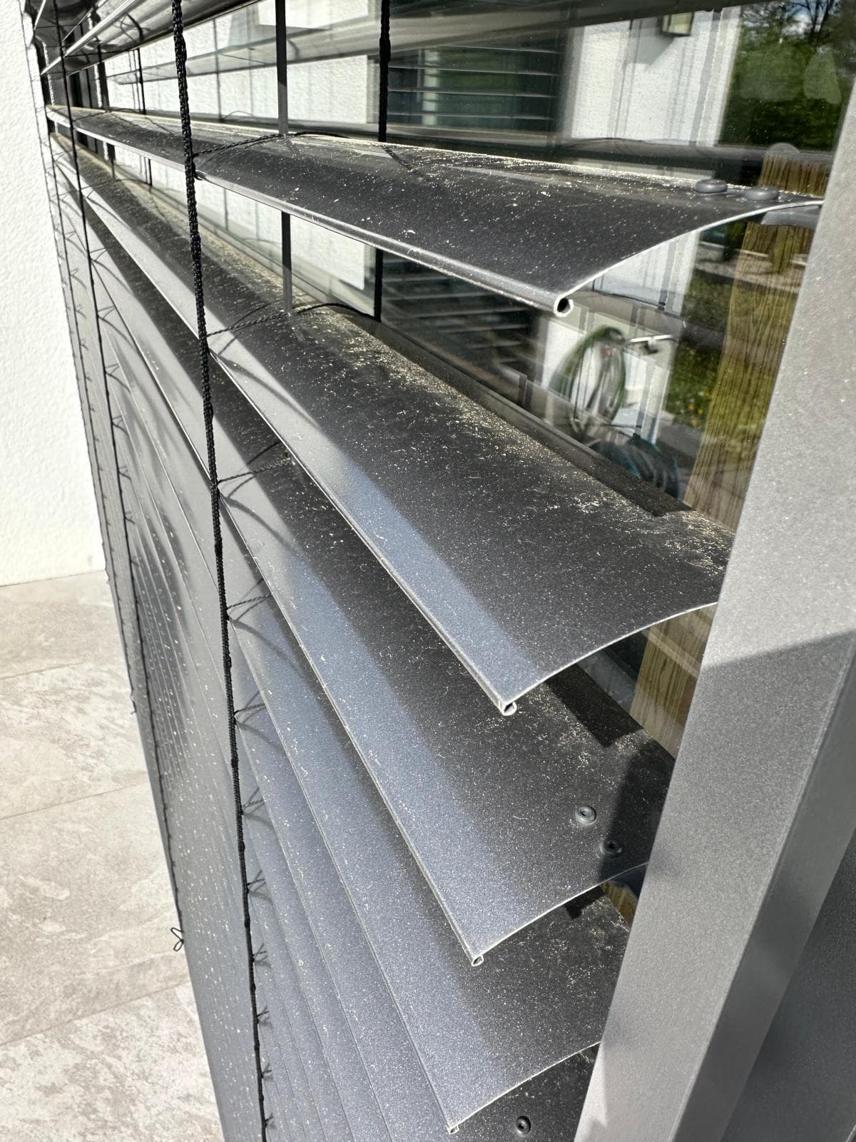 Jalousien-Reinigung – vorher