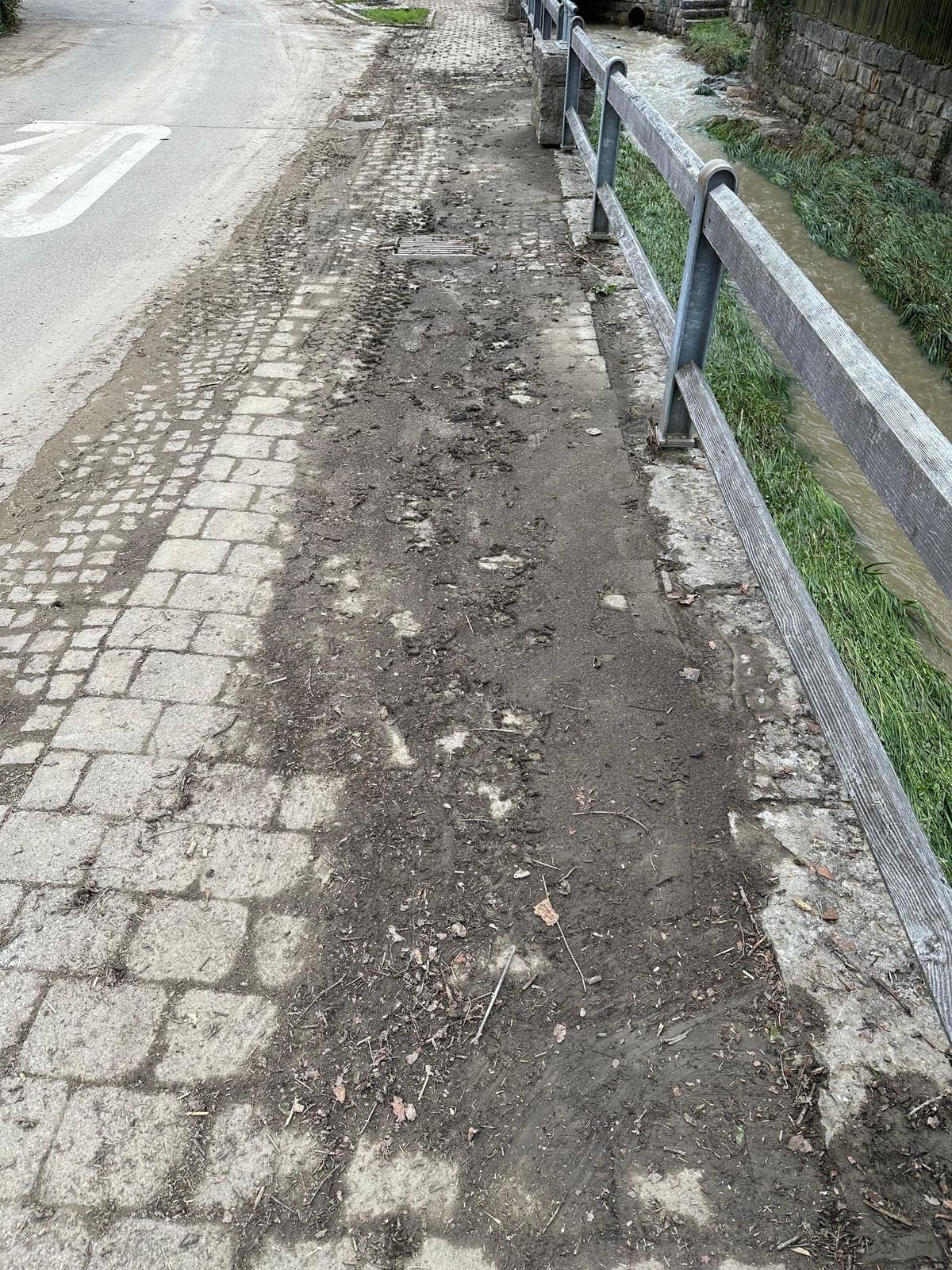 Historisches Kopfsteinpflaster – vorher