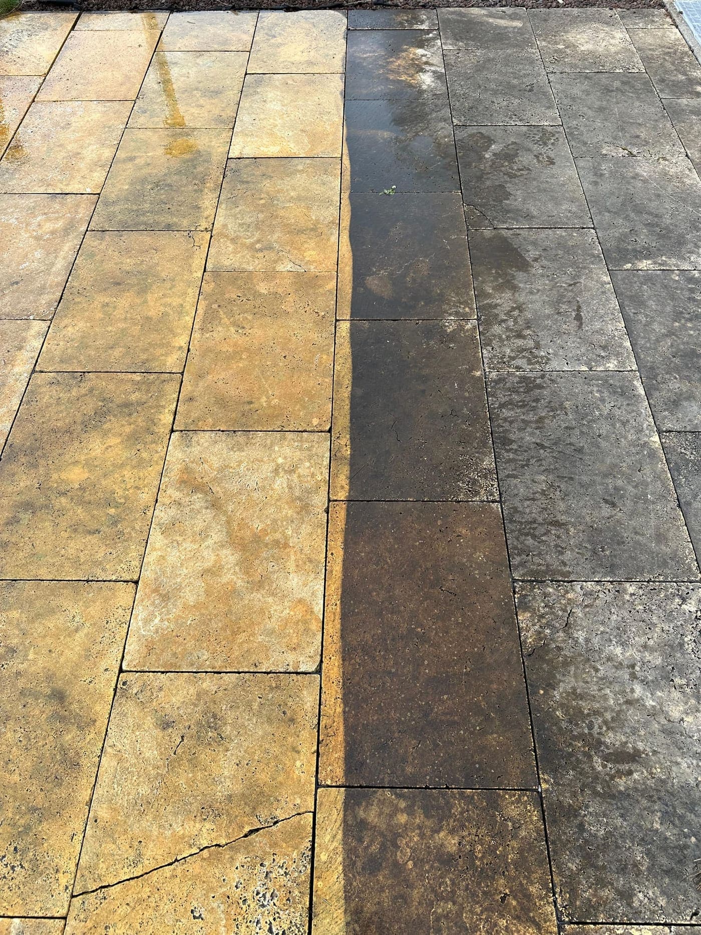 Naturstein-Terrasse im Kontrast